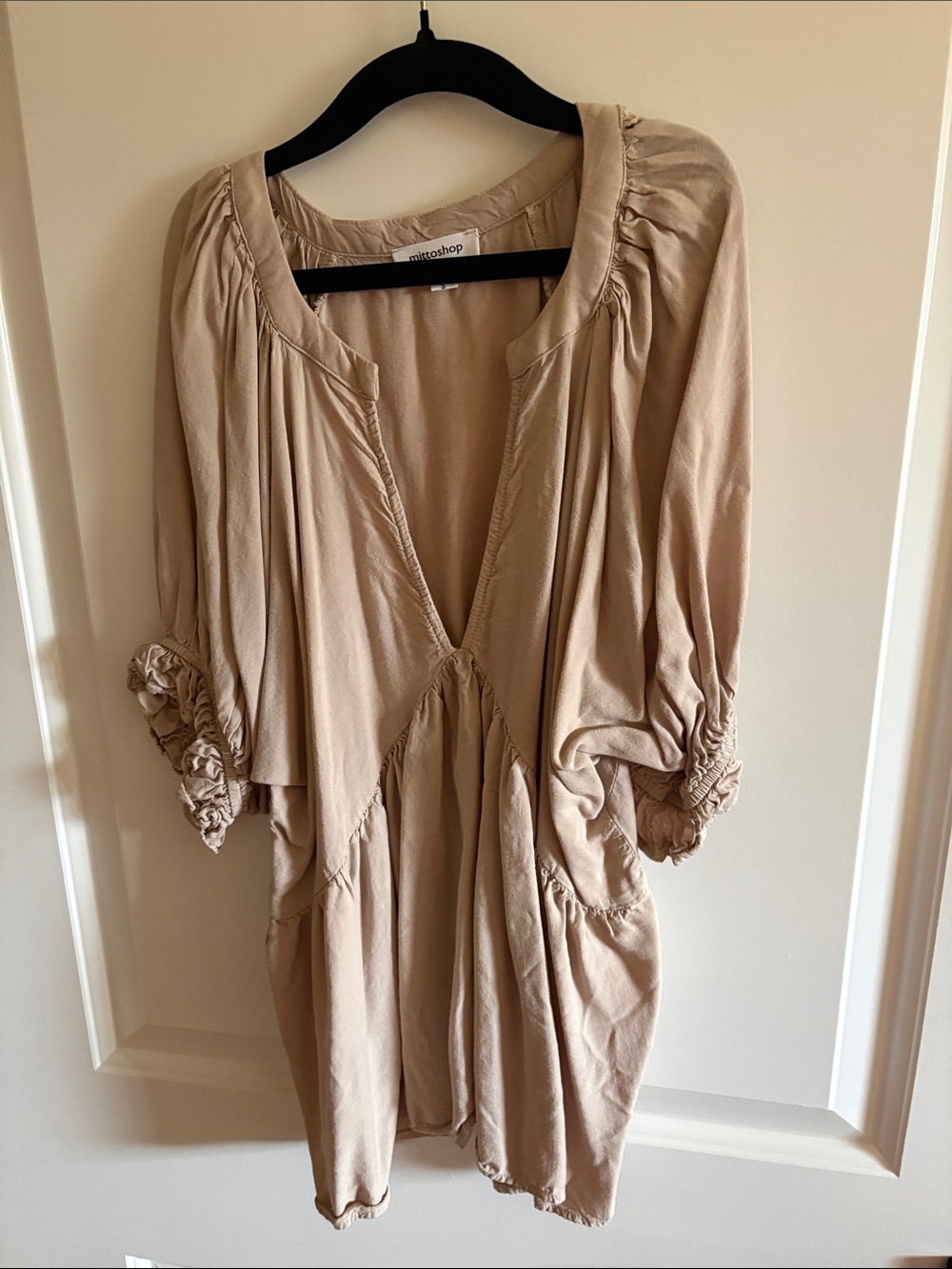 mittoshop Beige V-Neck Gathered Sleeve Blouse